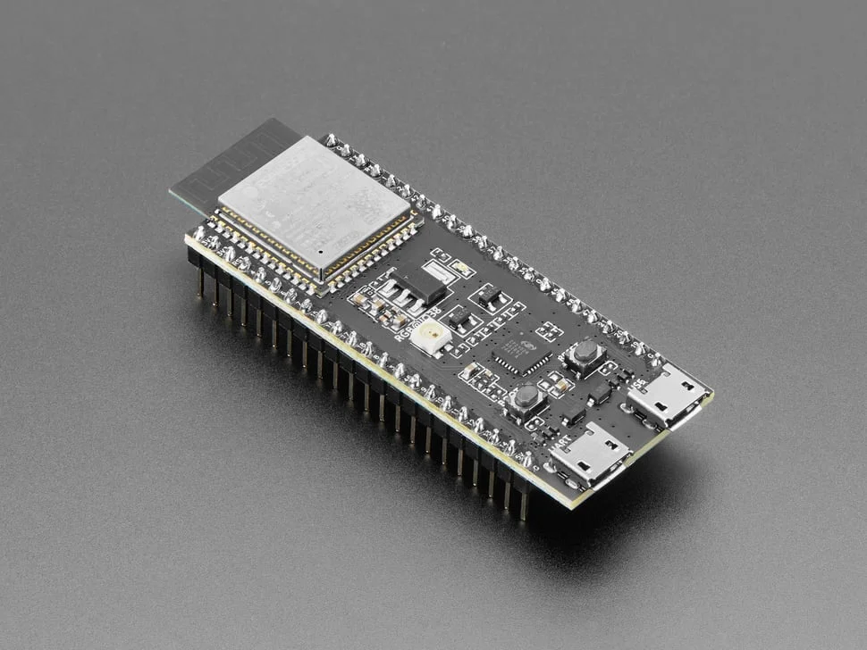 J’ai connecté mon site web à une LED physique avec un ESP32 (et c’est devenu addictif)